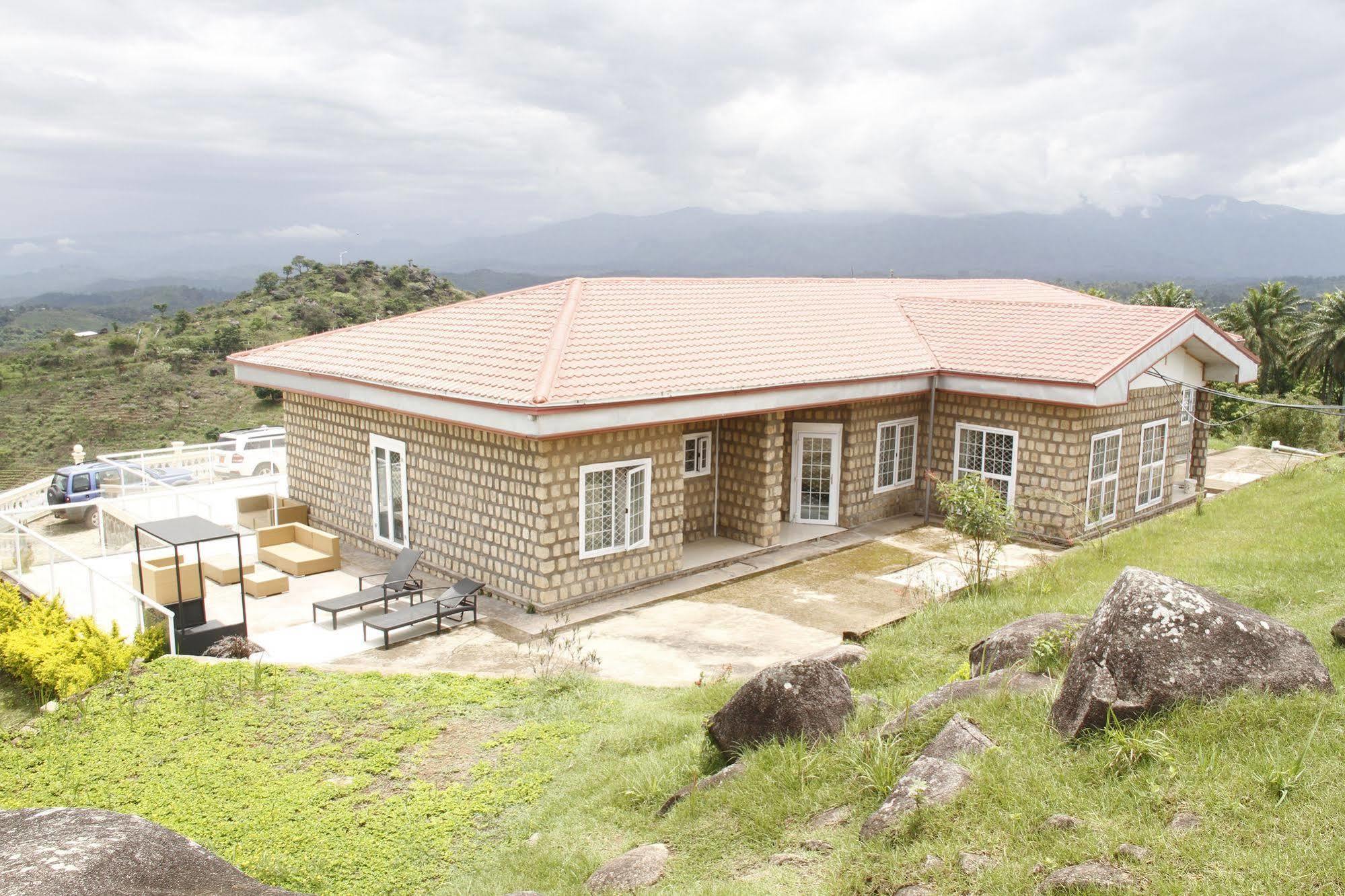 Saddle Hill Ranch Hotel Bafut Bagian luar foto