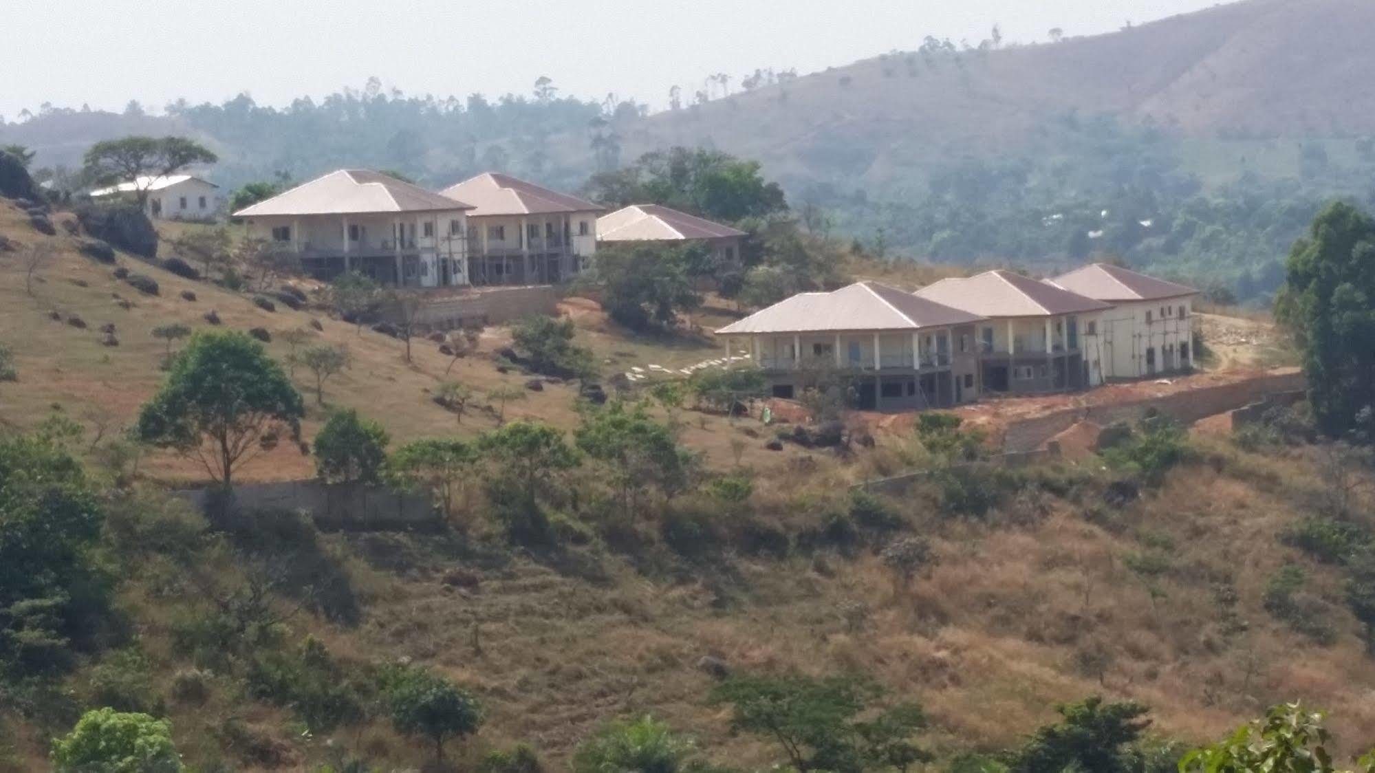Saddle Hill Ranch Hotel Bafut Bagian luar foto