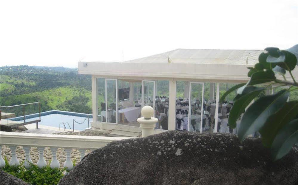 Saddle Hill Ranch Hotel Bafut Bagian luar foto