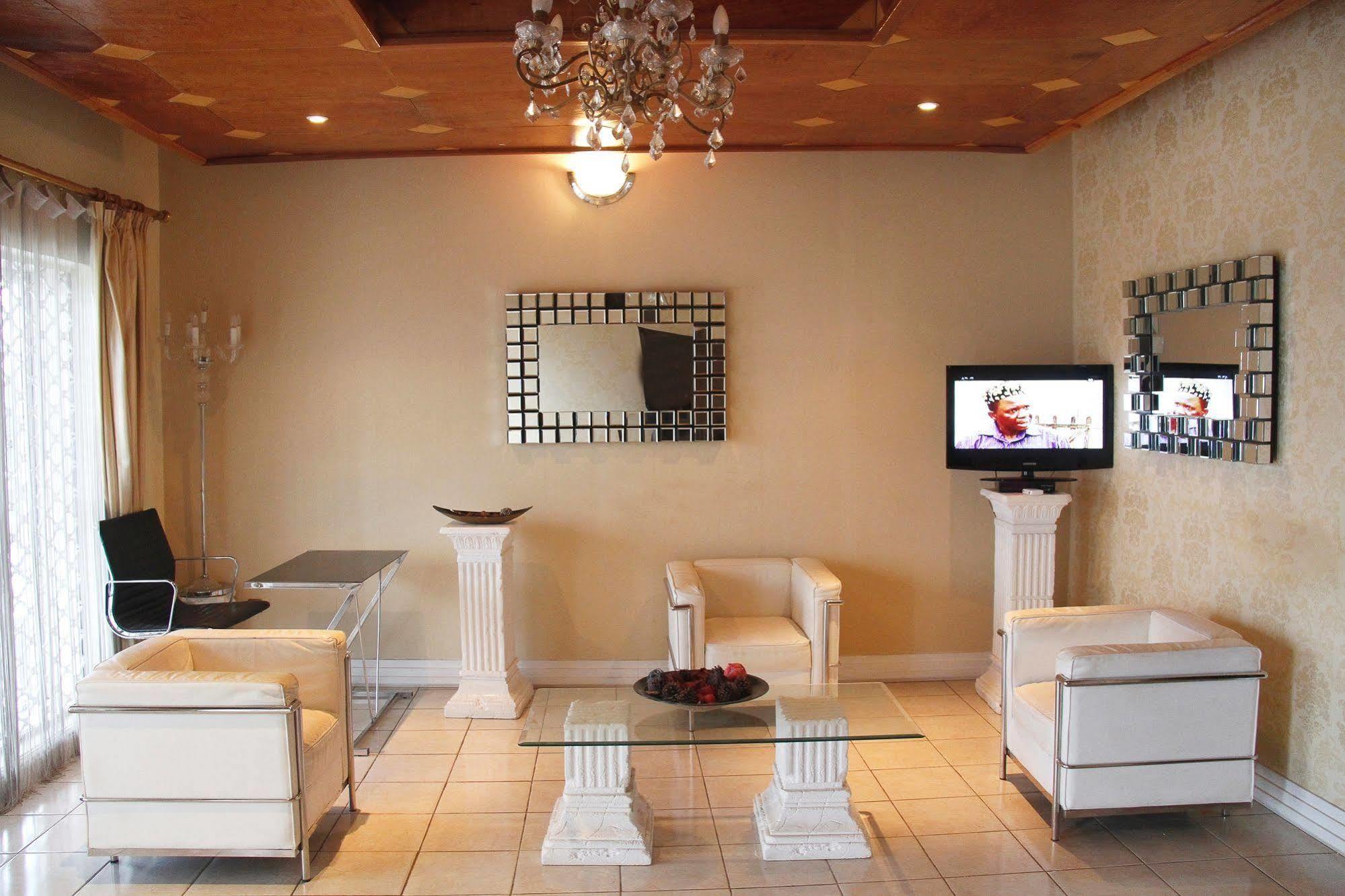 Saddle Hill Ranch Hotel Bafut Bagian luar foto