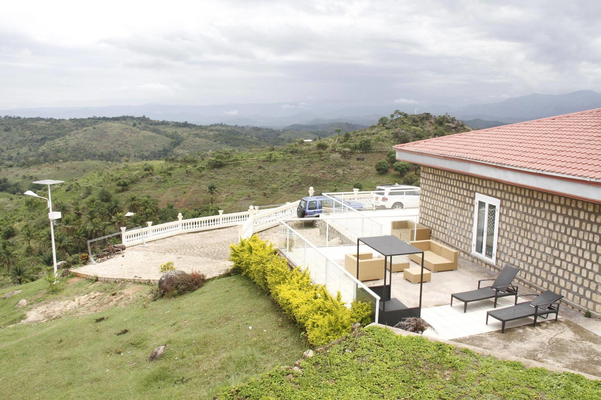 Saddle Hill Ranch Hotel Bafut Bagian luar foto